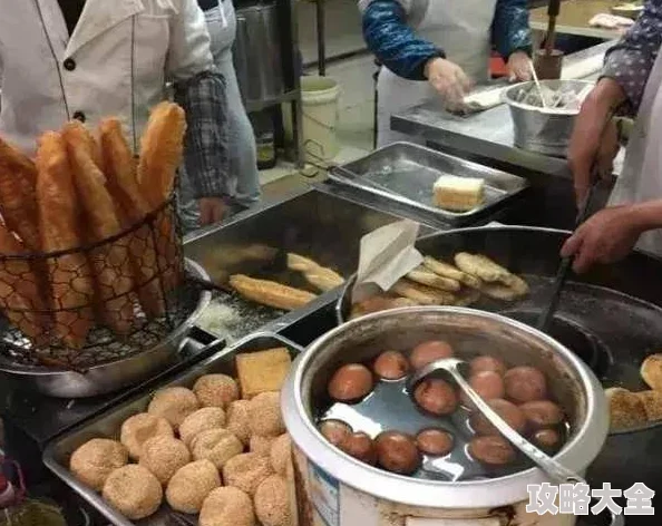 自偷自偷自亚洲永久春节期间推出限量版美食套餐吸引大量顾客