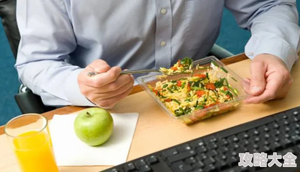 未满饥渴难耐老女人hd听说片场盒饭都是她自带的养生套餐而且每天只吃一半