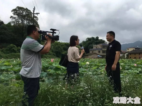 情乱莲花村万元直播带货扶贫助农新风吹进小山村